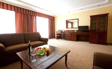 Фото номера Люкс Отель CityClub Hotel г. Тирасполь 3