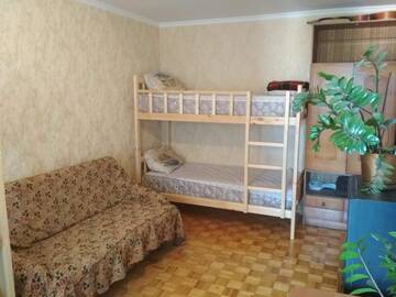 Фото номера Спальное место на двухъярусной кровати в общем номере для мужчин и женщин Хостелы Hostel at the Center of Tiraspol г. Тирасполь 3