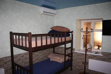 Фото номера Кровать в общем 6-местном номере для мужчин и женщин Хостелы Like Home Hostel г. Тирасполь 8
