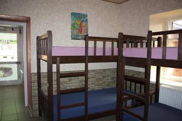 Фото номера Кровать в общем 6-местном номере для мужчин и женщин Хостелы Like Home Hostel г. Тирасполь 9